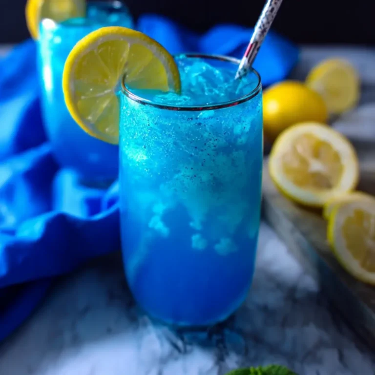 Blauer Glitzer Mocktail