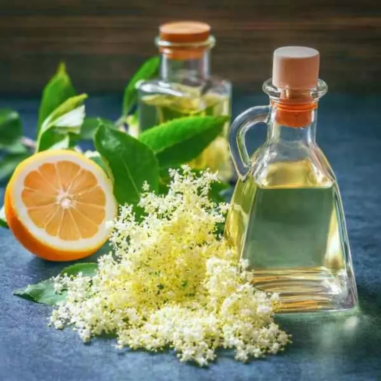 Omas Holunderblütensirup